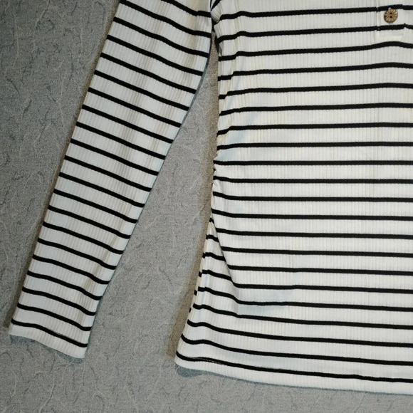 Shein NWOT White w/Blue Stripes Stretch Ribbed Sweater in Size M (US 6) - Picture 4 of 12